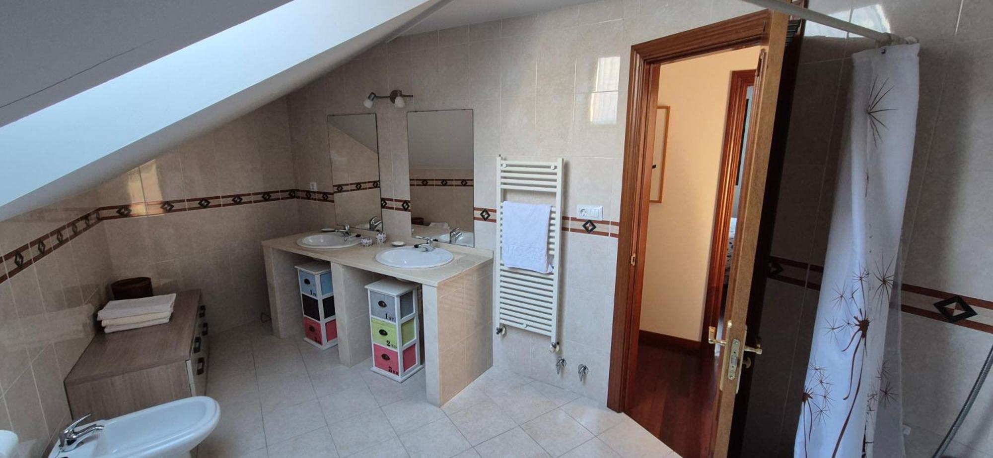 A Bruxo Fonte 8 Pzs 2 Banos Full Reg Vut38509 Luarca